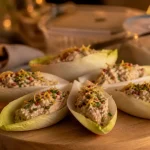 Feuilles d'endives garnies pour apéro, bouchées au thon citron-ciboulette